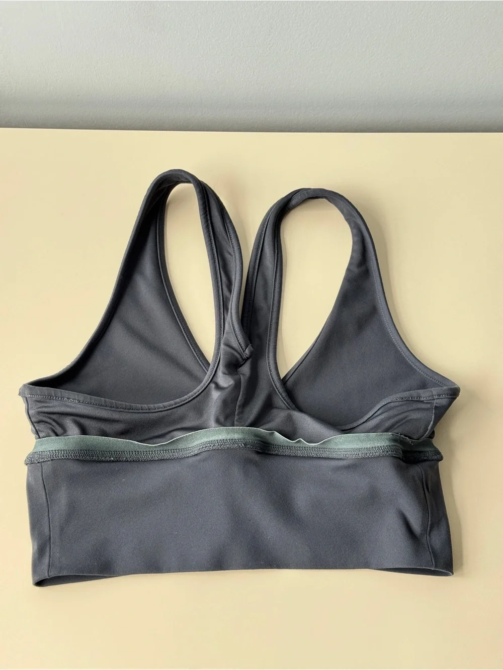 Alo Yoga Charcoal Gray Wild Thing Ruched V-Neck Crop Sports Bra Size S